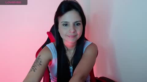 miarobinn_ online show from September 29, 4:28 pm