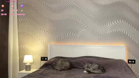 Mia online show from March 5, 7:06 am