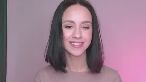 Mia online show from September 24, 8:21 am