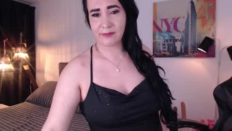 Snapshot of miawilson_1 chatting on February 10, 7:47 am Mia Wilson online show from February 10, 7:47 am