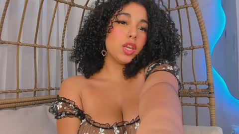 Mia online show from February 5, 4:06 am