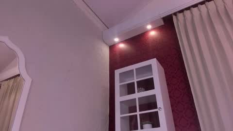 Mia online show from March 2, 9:31 am