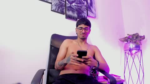 MiaIron online show from March 28, 1:01 pm