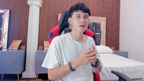 Michael online show from October 17, 8:24 pm