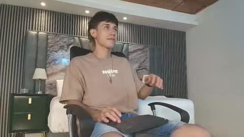 Michael online show from January 8, 1:17 pm