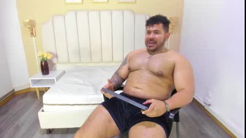 MICHAEL online show from October 3, 9:45 pm