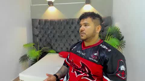 MICHAEL online show from November 4, 1:23 pm