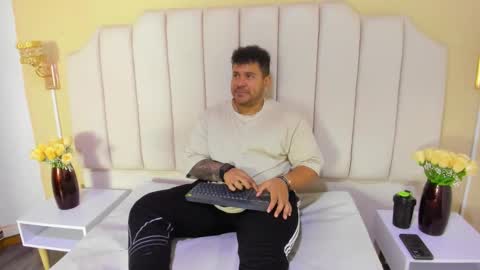 MICHAEL online show from October 20, 6:13 pm