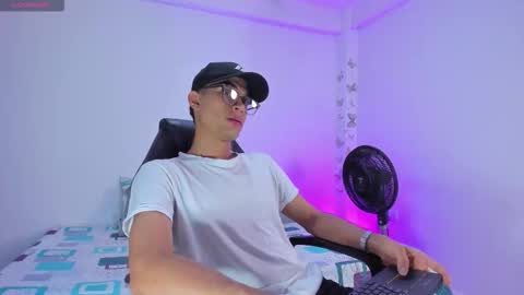 Snapshot of michael_jordan_xxx chatting on October 21, 10:24 pm JORDAN online show from October 21, 10:24 pm