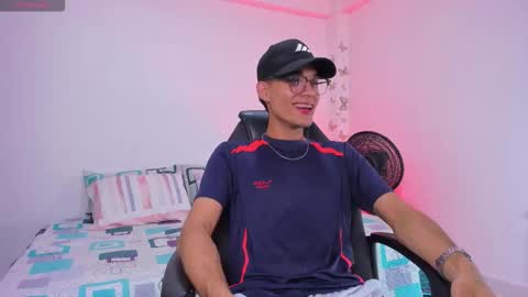 Snapshot of michael_jordan_xxx chatting on October 25, 7:47 pm JORDAN online show from October 25, 7:47 pm