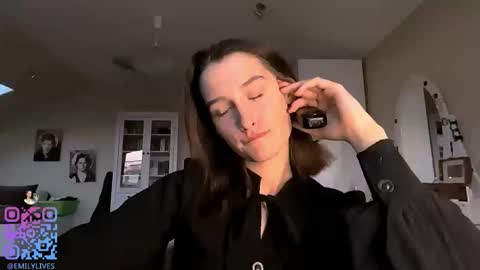 Emily online show from October 26, 2:07 pm