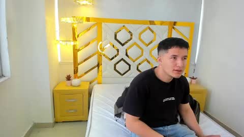 MichaelConnor  online show from February 9, 1:03 pm