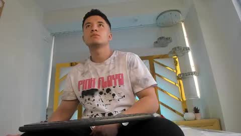 MichaelConnor  online show from February 7, 11:56 am