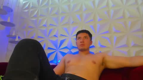 MichaelConnor  online show from February 15, 9:26 pm