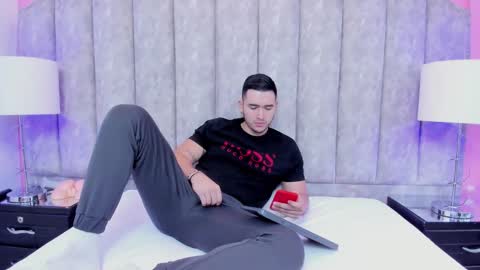 MichaelGrey  online show from January 17, 2:39 pm