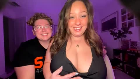 michelebussexx online show from October 6, 1:01 am