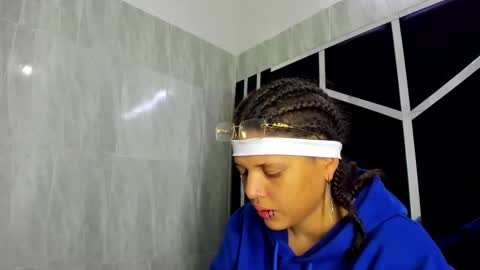 michell_rs online show from February 26, 6:40 am