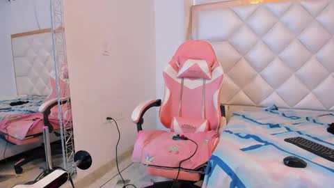 michelleblair1 online show from June 7, 2:22 pm