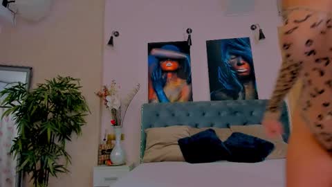 michellereys online show from September 23, 7:31 pm