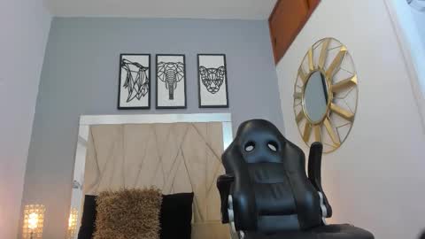 mickey online show from October 15, 11:38 pm