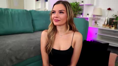 Alice online show from October 15, 6:20 pm