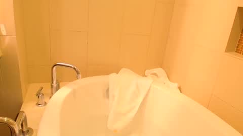 Snapshot of midnightrose11 chatting on February 1, 7:26 am Midnightrose online show from February 1, 7:26 am