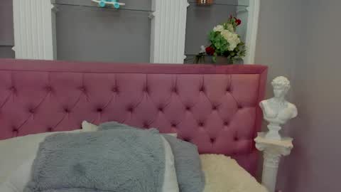 miel online show from April 17, 10:34 pm