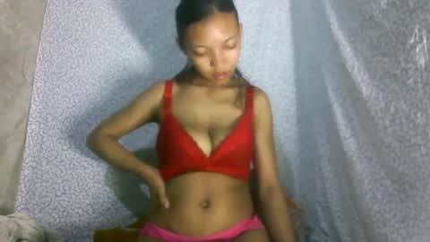 Snapshot of mierialiah chatting on December 16, 12:49 pm mierialiah online show from December 16, 12:49 pm