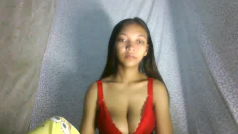 Snapshot of mierialiah chatting on February 6, 12:54 am mierialiah online show from February 6, 12:54 am