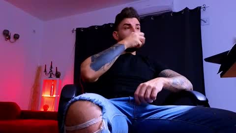 MightyAaron online show from November 3, 4:13 am