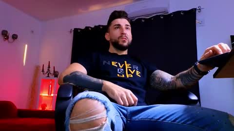 MightyAaron online show from October 5, 4:32 am