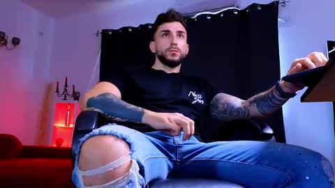 MightyAaron online show from October 16, 7:41 am