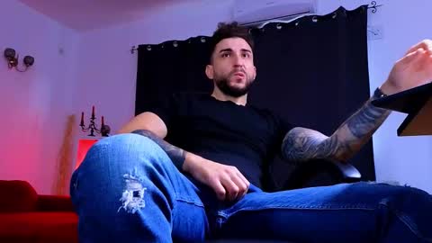 MightyAaron online show from November 12, 6:38 am