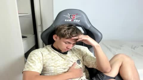 Miguel Hernandez online show from October 2, 5:45 pm