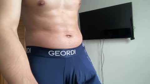 miguelmazo193 online show from June 4, 8:59 pm