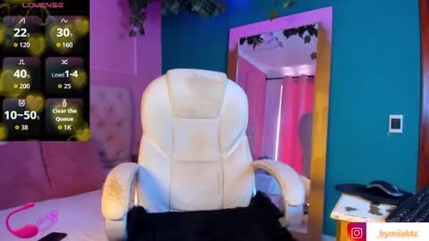 miia_bratz online show from October 7, 8:05 pm