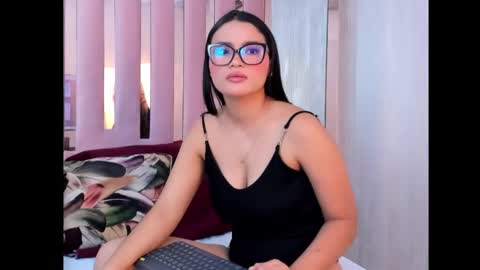 Mia  online show from October 10, 10:54 am