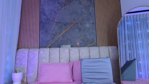 miia scoott  online show from April 6, 11:55 am