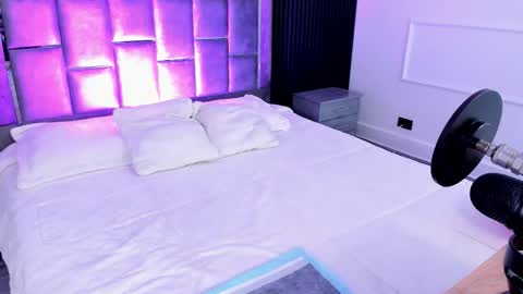 Mia Monroe online show from September 24, 8:04 pm