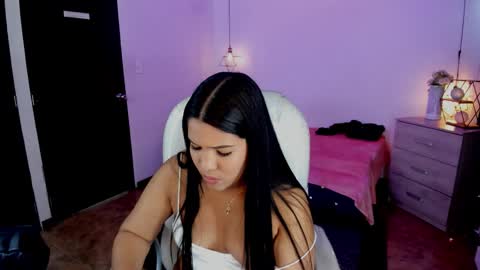 miiss_greyy online show from October 11, 12:10 pm