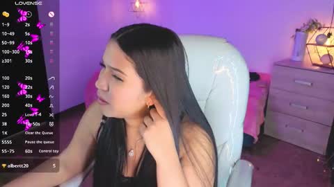 miiss_greyy online show from October 21, 12:32 pm