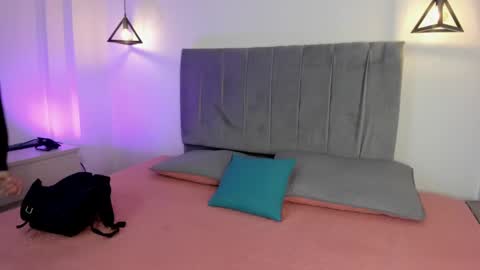 Snapshot of miiss_greyy chatting on March 8, 7:09 pm miiss_greyy online show from March 8, 7:09 pm