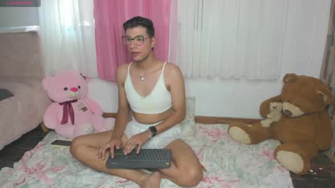 miissy__ online show from May 14, 8:07 pm