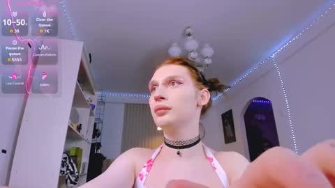 mikaella_nicole online show from April 7, 8:55 pm