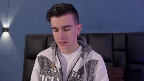 mikael online show from October 8, 3:34 am