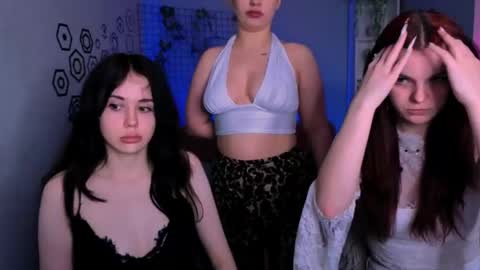 Mika online show from April 14, 7:28 pm