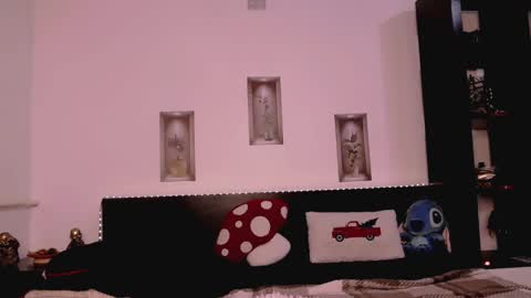 mikaylaraven online show from March 13, 6:05 am