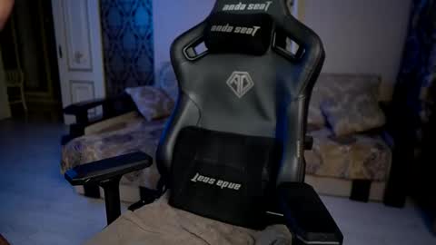 mike0xx online show from December 14, 9:15 am