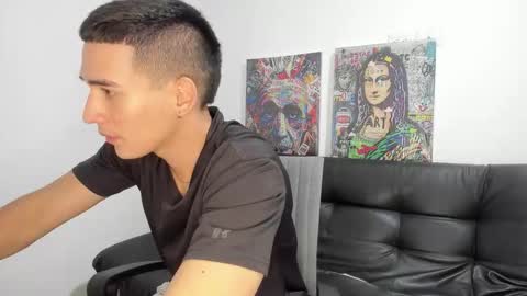 Snapshot of mike3xxx chatting on September 17, 2:15 am mike3xxx online show from September 17, 2:15 am