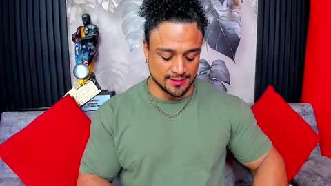   online show from December 22, 9:38 am